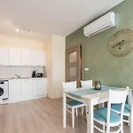 Blue Horizon By Linas Apartman